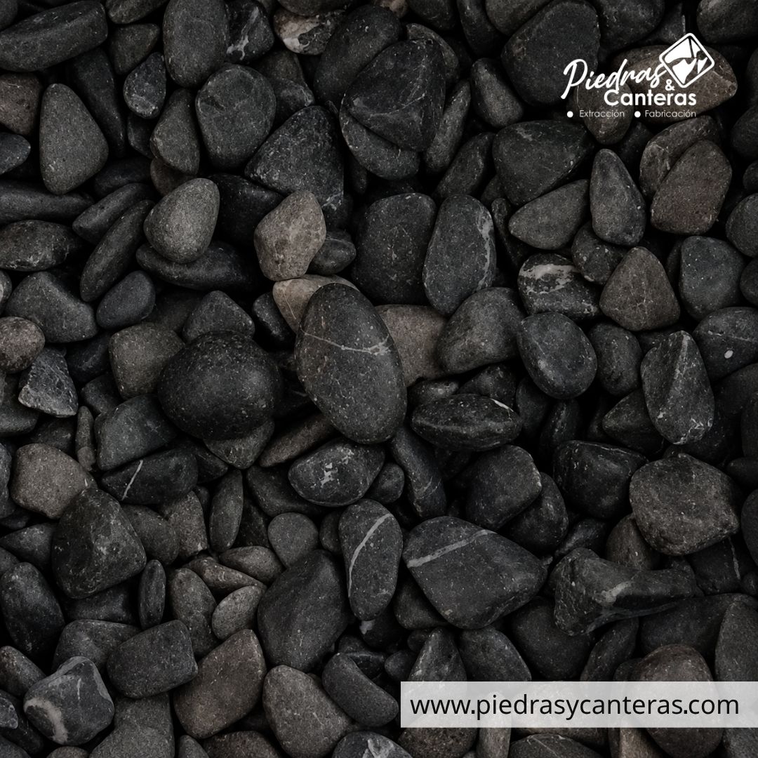 La Piedra de Mármol Negra 2.5" es una piedras 100% natural.